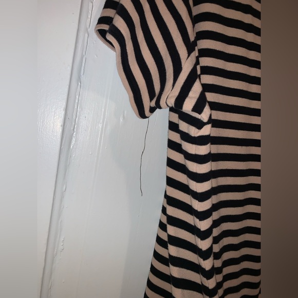 Striped V-Neck - Picture 3 of 3